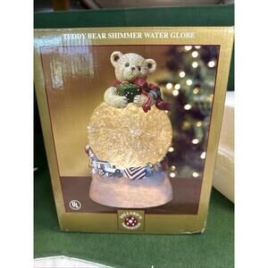 Dillards In box Working Christmas Light Up Snow Globe Bear